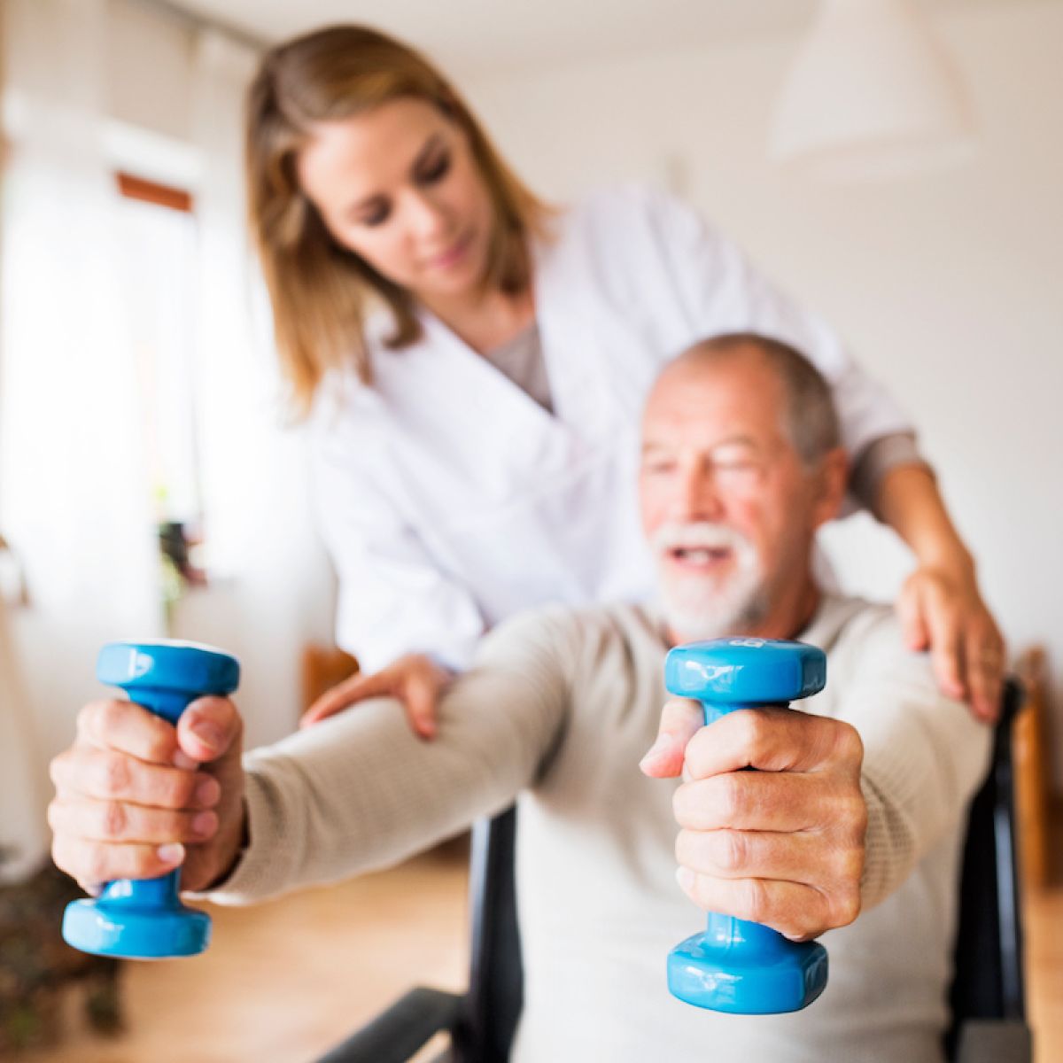 Beispielbild Physiotherapie mit Hanteln